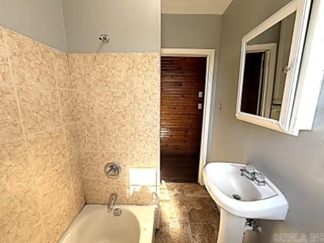 9023 W 33rd Road, Little Rock, AR 72204