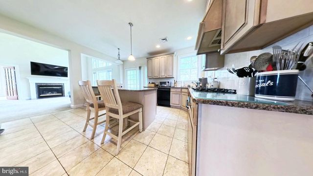 203 CYNWYD DR, Absecon, NJ 08201