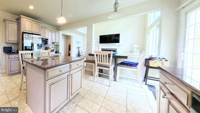 203 CYNWYD DR, Absecon, NJ 08201
