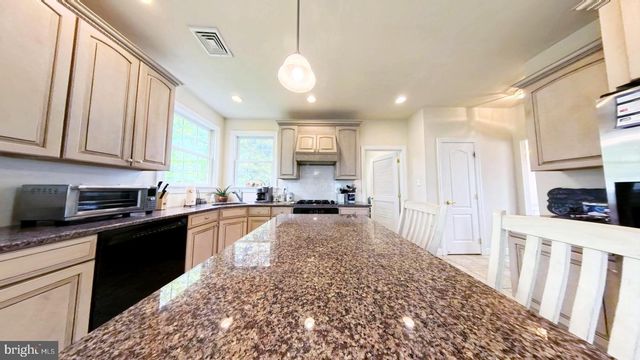 203 CYNWYD DR, Absecon, NJ 08201
