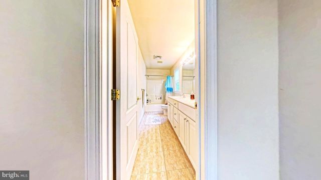 203 CYNWYD DR, Absecon, NJ 08201