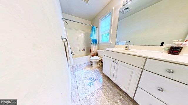 203 CYNWYD DR, Absecon, NJ 08201