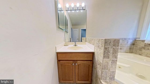 203 CYNWYD DR, Absecon, NJ 08201