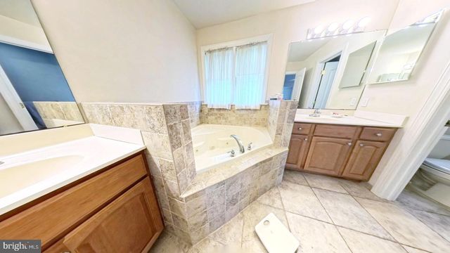 203 CYNWYD DR, Absecon, NJ 08201