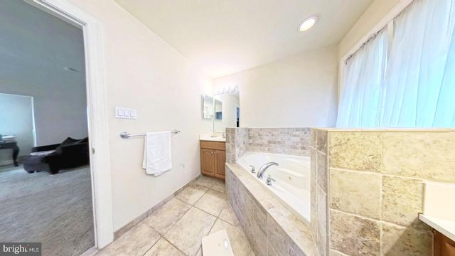 203 CYNWYD DR, Absecon, NJ 08201
