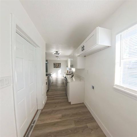 1098 LEEWAY COURT, Orlando, FL 32810