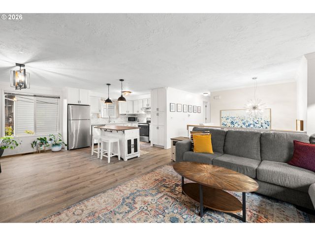 105 Se 165TH Ave, Portland, OR 97233