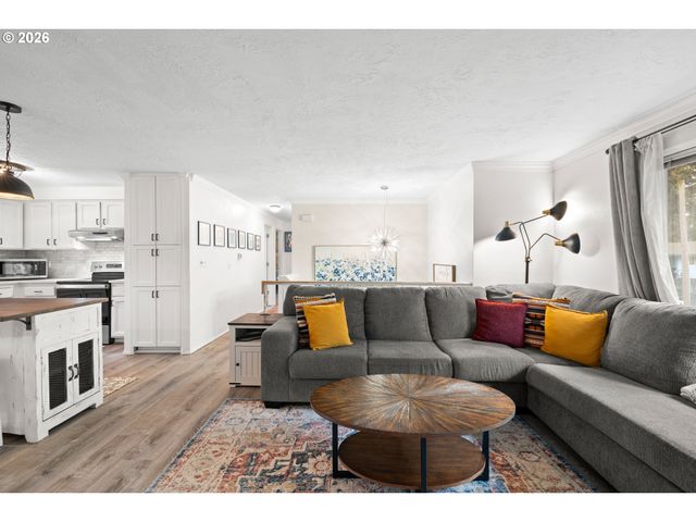 105 Se 165TH Ave, Portland, OR 97233