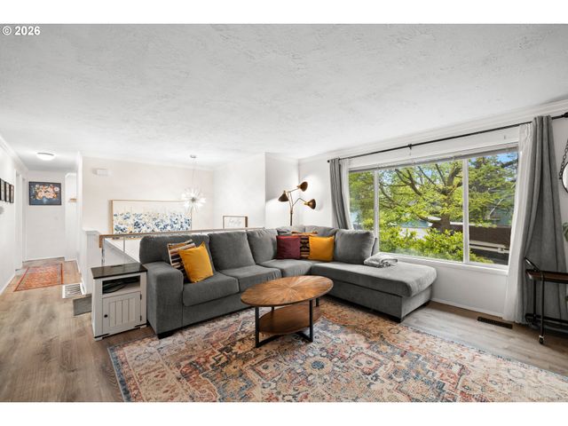 105 Se 165TH Ave, Portland, OR 97233