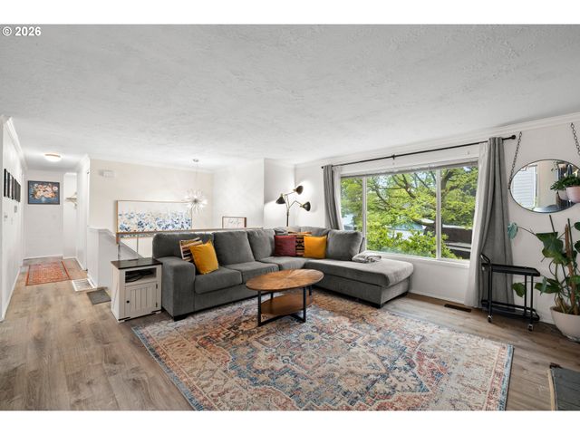 105 Se 165TH Ave, Portland, OR 97233