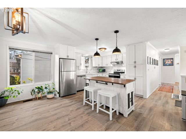 105 Se 165TH Ave, Portland, OR 97233