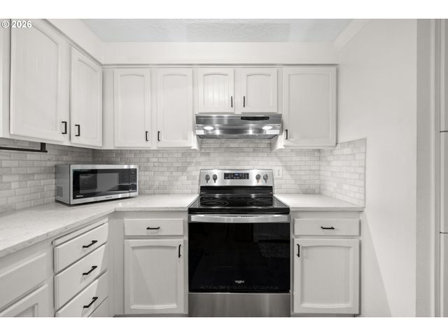 105 Se 165TH Ave, Portland, OR 97233