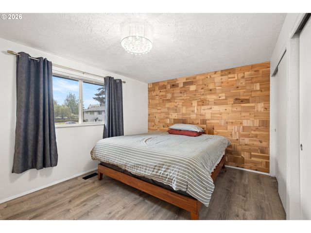 105 Se 165TH Ave, Portland, OR 97233