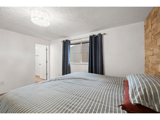 105 Se 165TH Ave, Portland, OR 97233