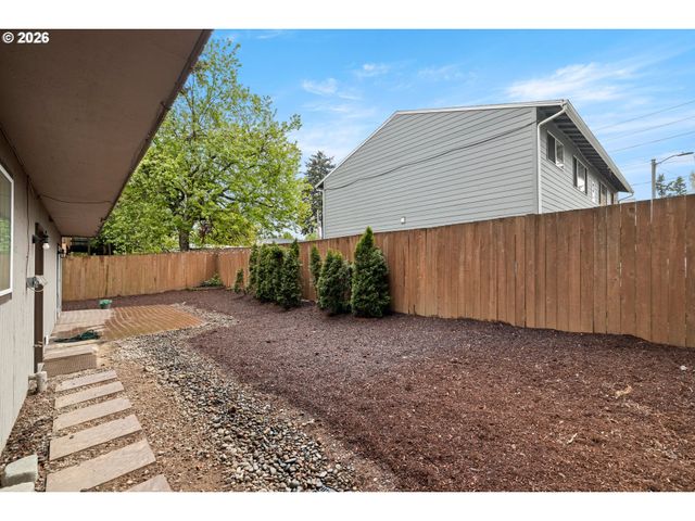 105 Se 165TH Ave, Portland, OR 97233