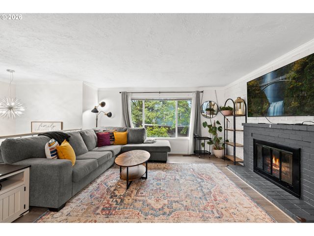 105 Se 165TH Ave, Portland, OR 97233