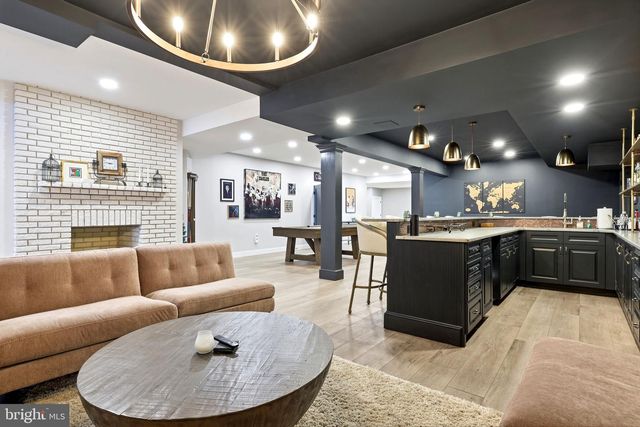 7 WOODLAND RD, Newtown, PA 18940