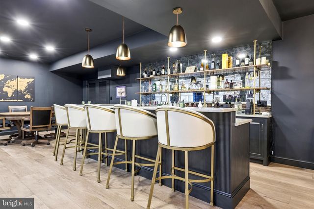 7 WOODLAND RD, Newtown, PA 18940