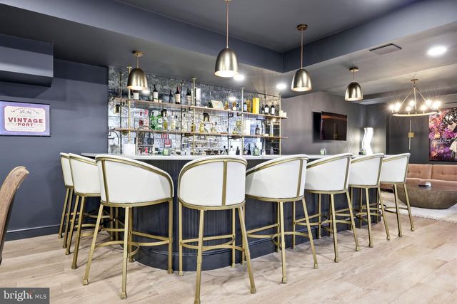 7 WOODLAND RD, Newtown, PA 18940