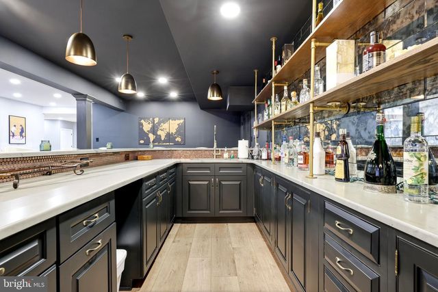 7 WOODLAND RD, Newtown, PA 18940