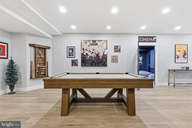 7 WOODLAND RD, Newtown, PA 18940