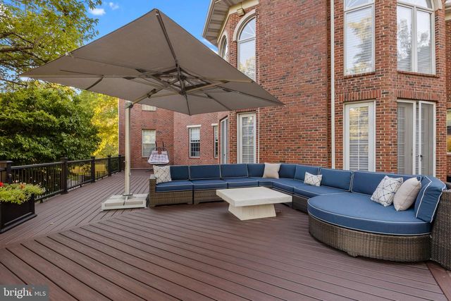 7 WOODLAND RD, Newtown, PA 18940