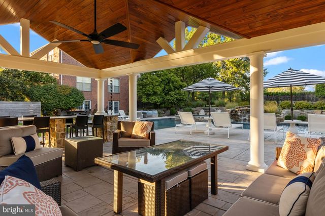 7 WOODLAND RD, Newtown, PA 18940