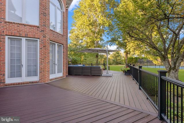 7 WOODLAND RD, Newtown, PA 18940