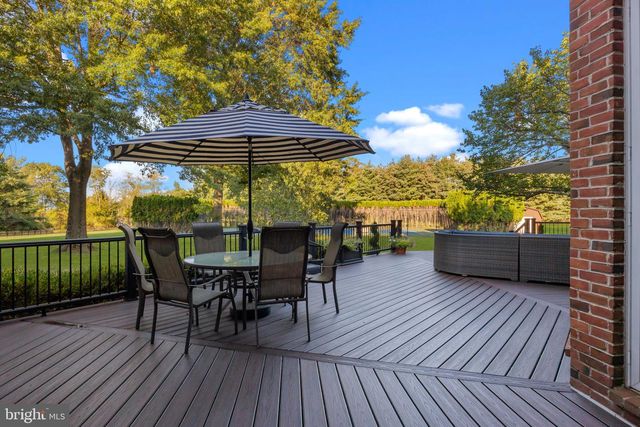 7 WOODLAND RD, Newtown, PA 18940