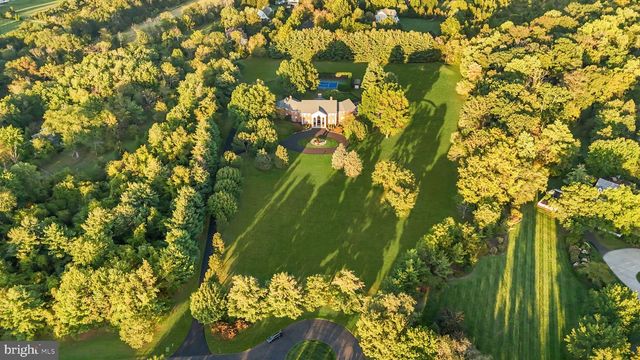 7 WOODLAND RD, Newtown, PA 18940