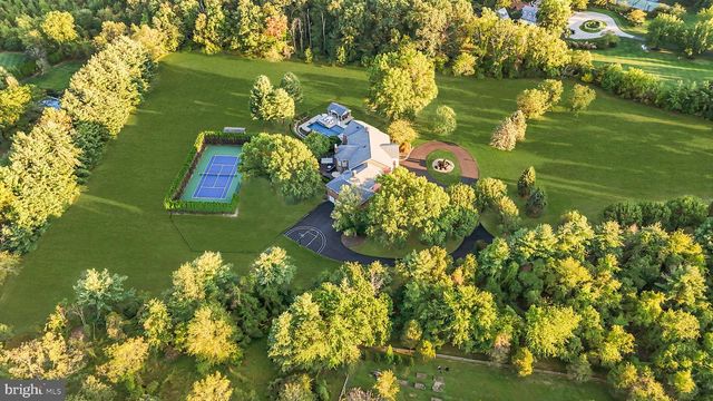 7 WOODLAND RD, Newtown, PA 18940