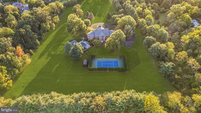 7 WOODLAND RD, Newtown, PA 18940