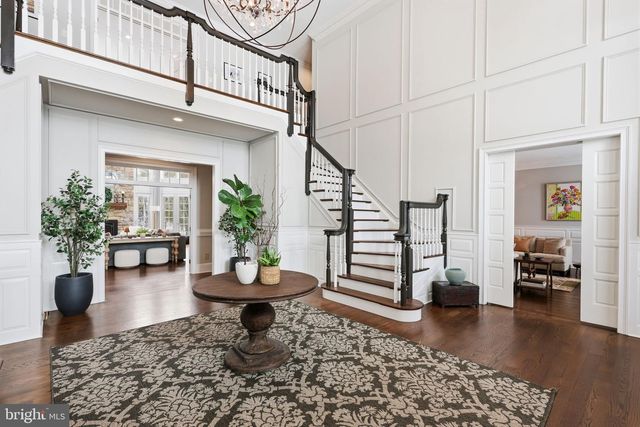 7 WOODLAND RD, Newtown, PA 18940