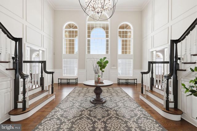 7 WOODLAND RD, Newtown, PA 18940