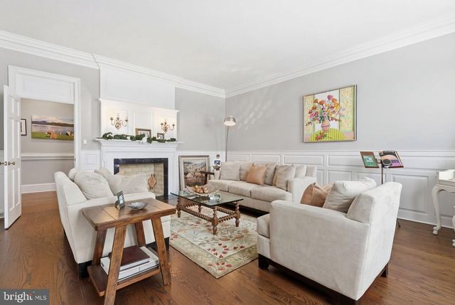 7 WOODLAND RD, Newtown, PA 18940