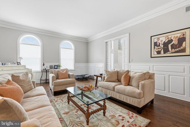 7 WOODLAND RD, Newtown, PA 18940