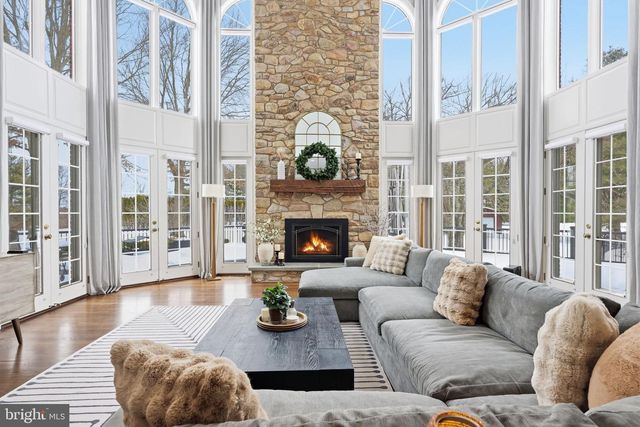 7 WOODLAND RD, Newtown, PA 18940