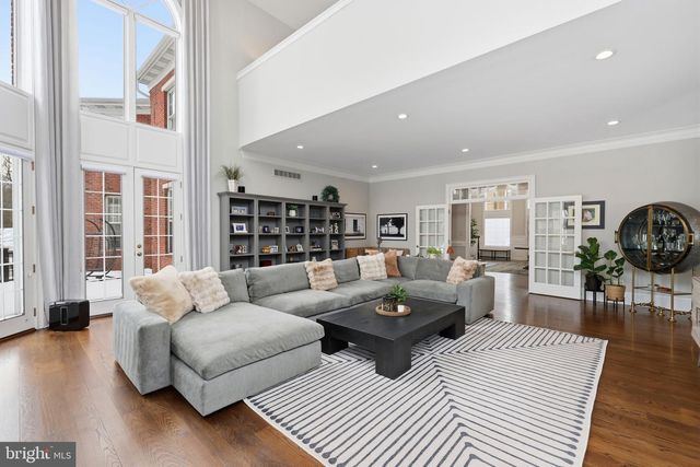 7 WOODLAND RD, Newtown, PA 18940