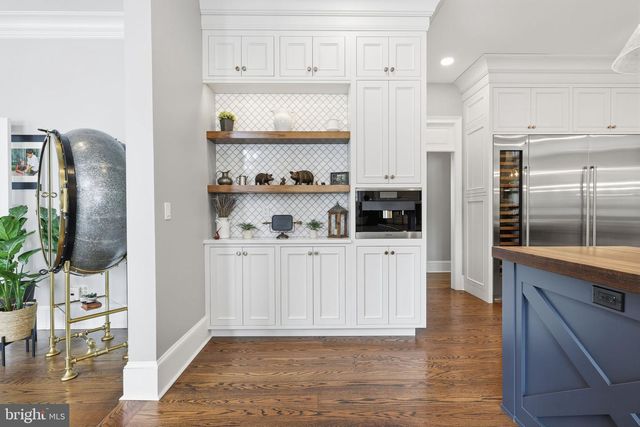 7 WOODLAND RD, Newtown, PA 18940