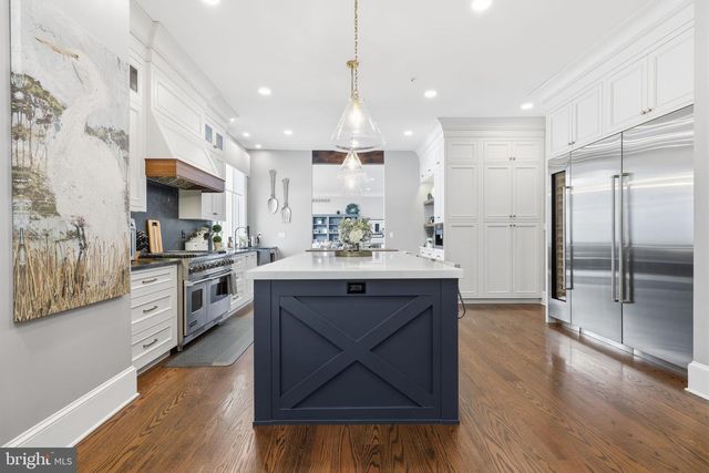 7 WOODLAND RD, Newtown, PA 18940