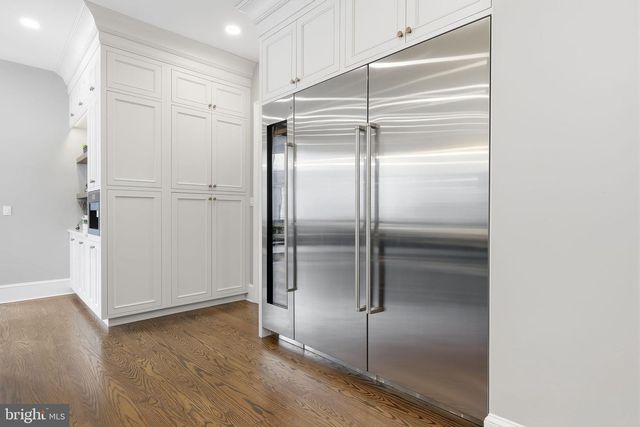 7 WOODLAND RD, Newtown, PA 18940