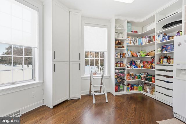 7 WOODLAND RD, Newtown, PA 18940