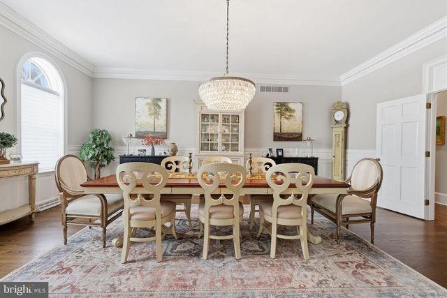 7 WOODLAND RD, Newtown, PA 18940