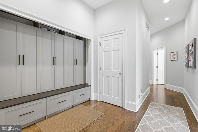 7 WOODLAND RD, Newtown, PA 18940