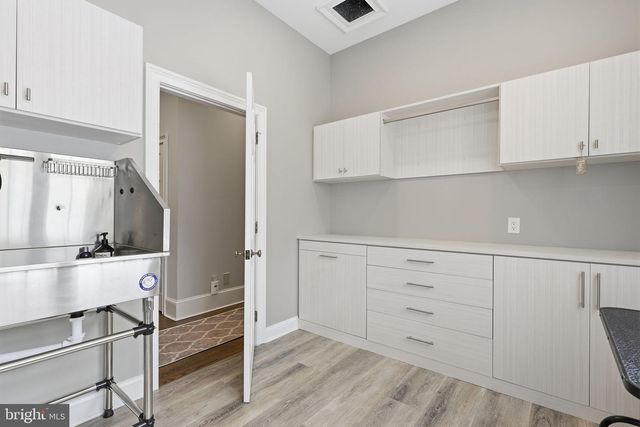 7 WOODLAND RD, Newtown, PA 18940