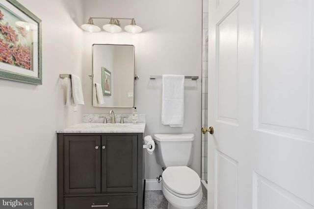 7 WOODLAND RD, Newtown, PA 18940