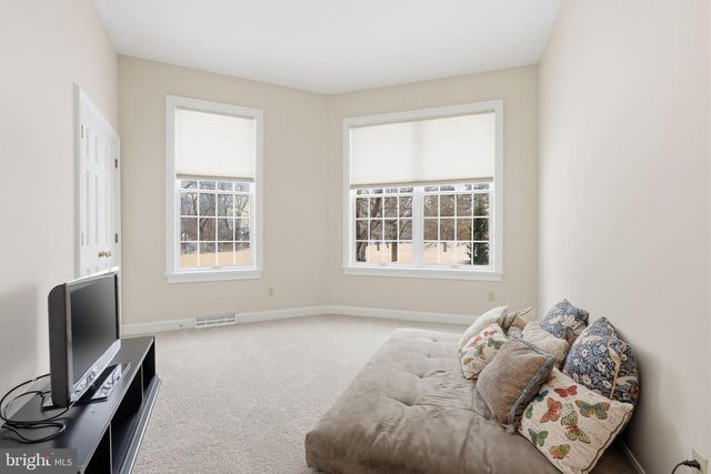 7 WOODLAND RD, Newtown, PA 18940