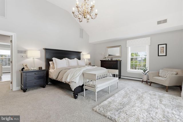 7 WOODLAND RD, Newtown, PA 18940