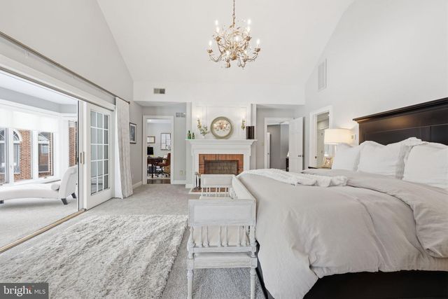 7 WOODLAND RD, Newtown, PA 18940