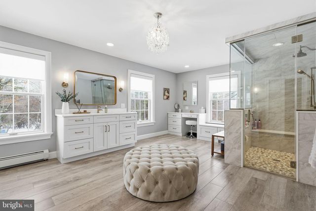 7 WOODLAND RD, Newtown, PA 18940